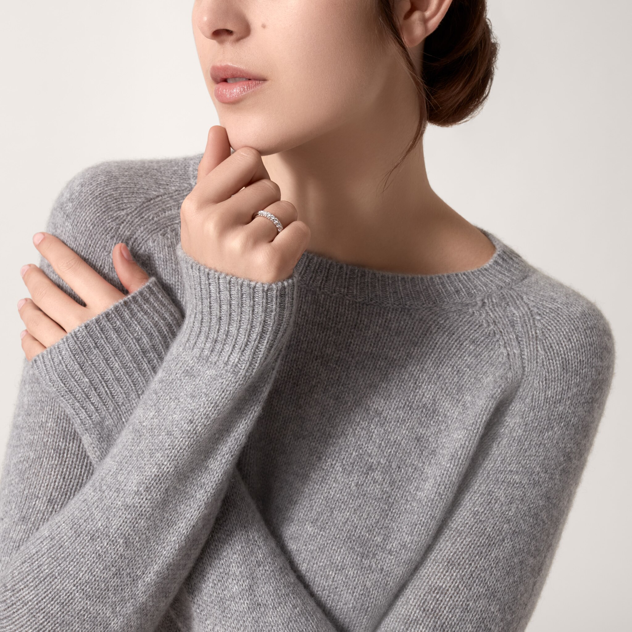 에땅셀 드 까르띠에 웨딩 링, 폭 3.5mm, 세미 파베 세팅