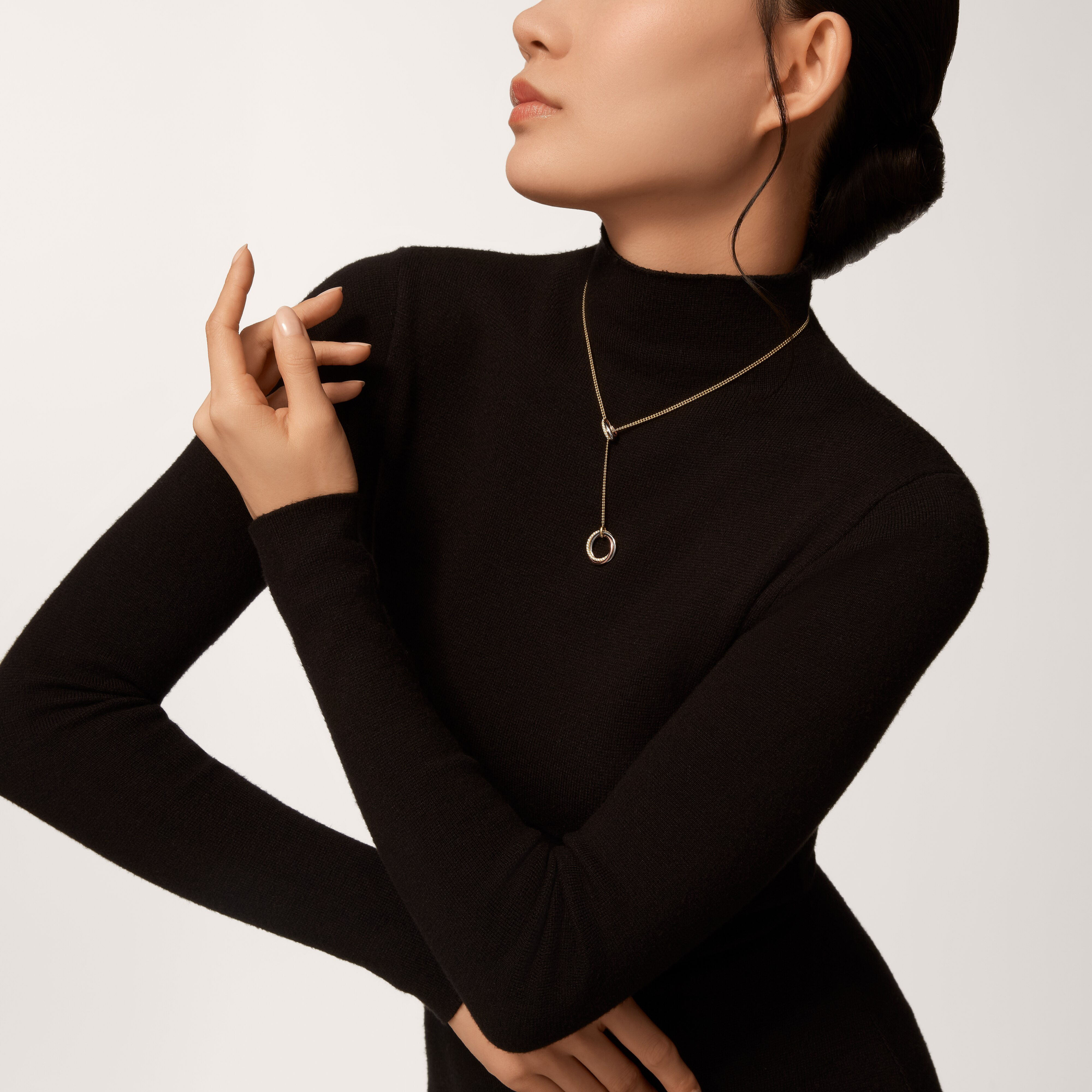 트리니티 네크리스, 다이아몬드