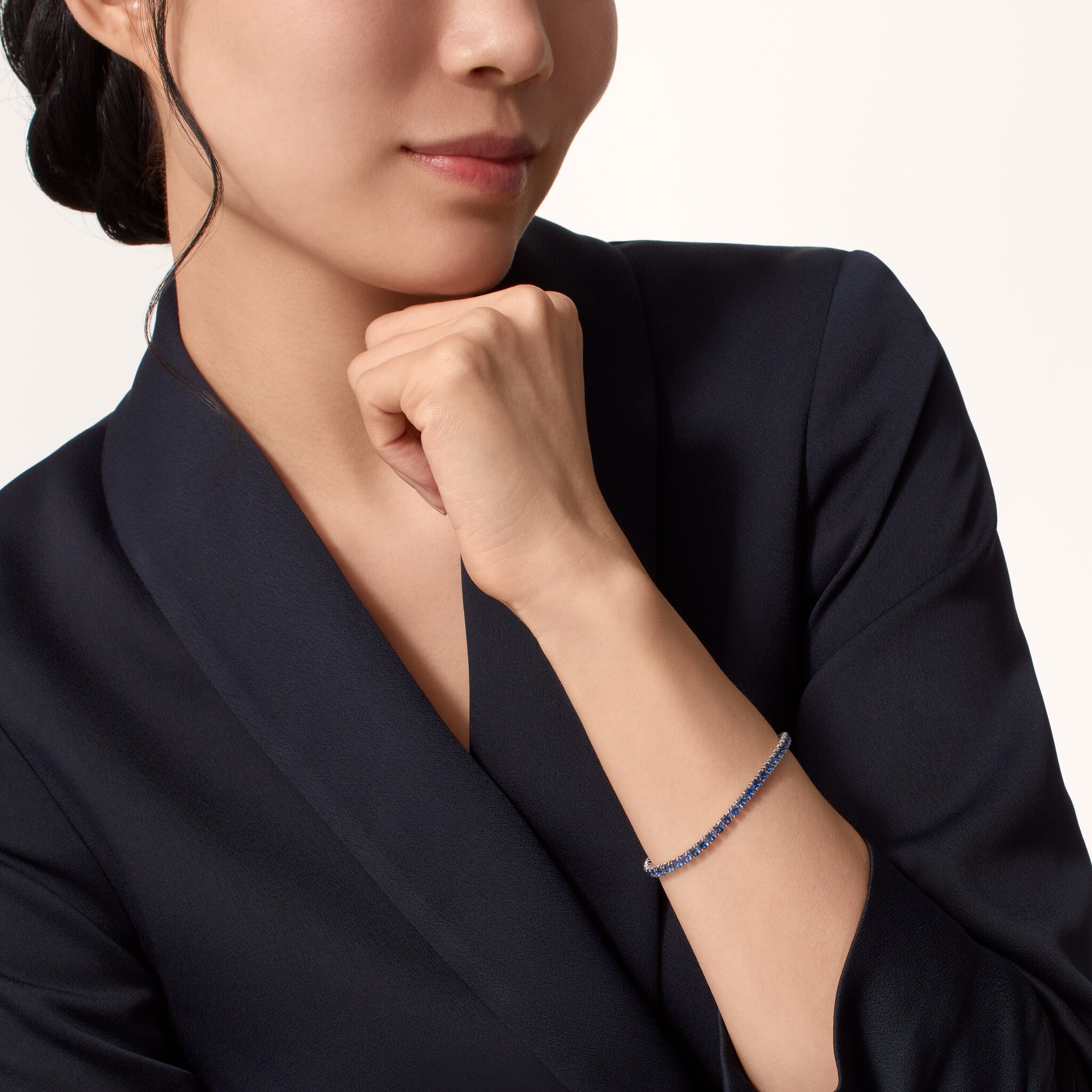 에센셜 라인 브레이슬릿